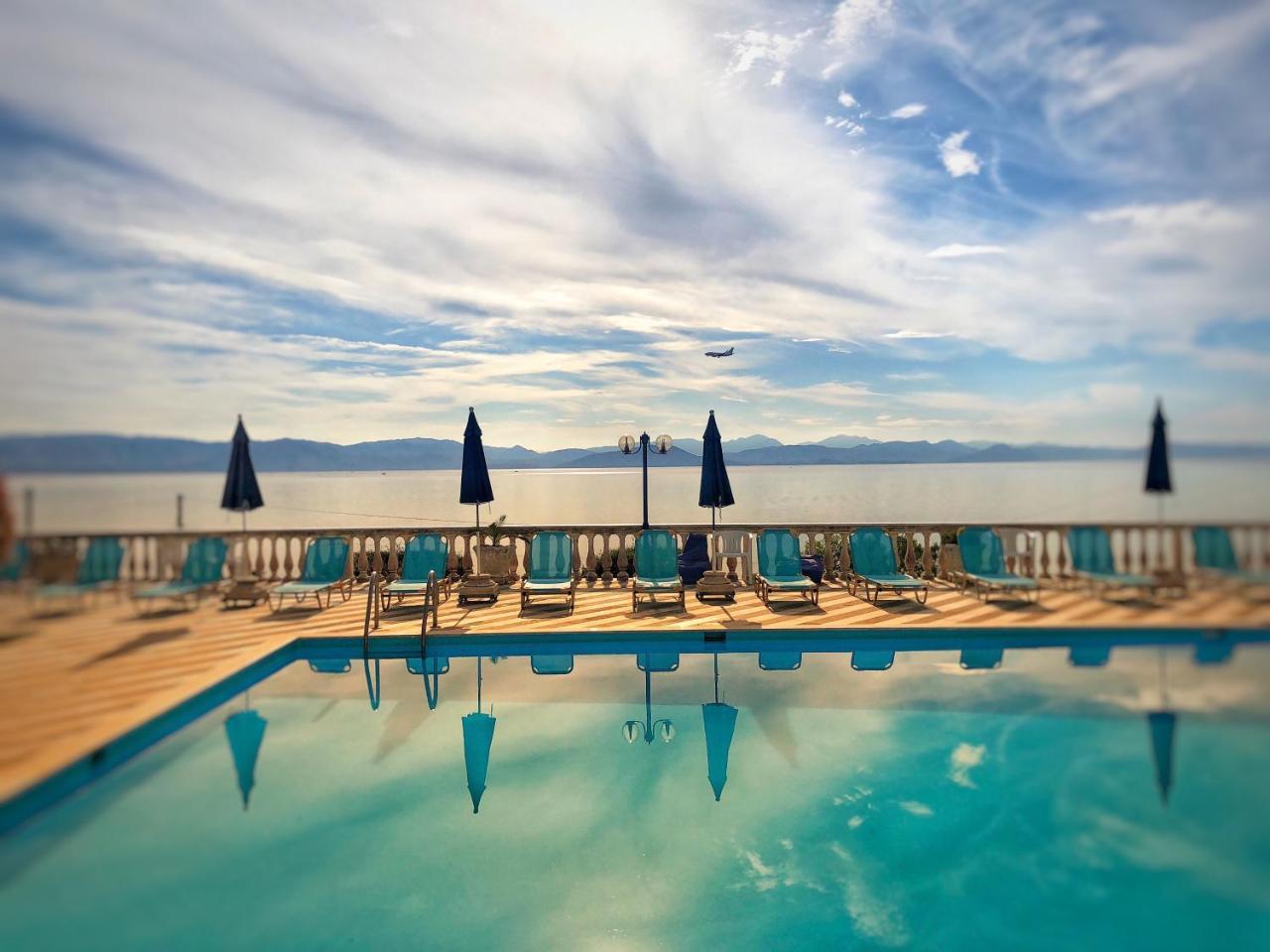 Brentanos Apartments - A - View Of Paradise Gastouri  Eksteriør bilde